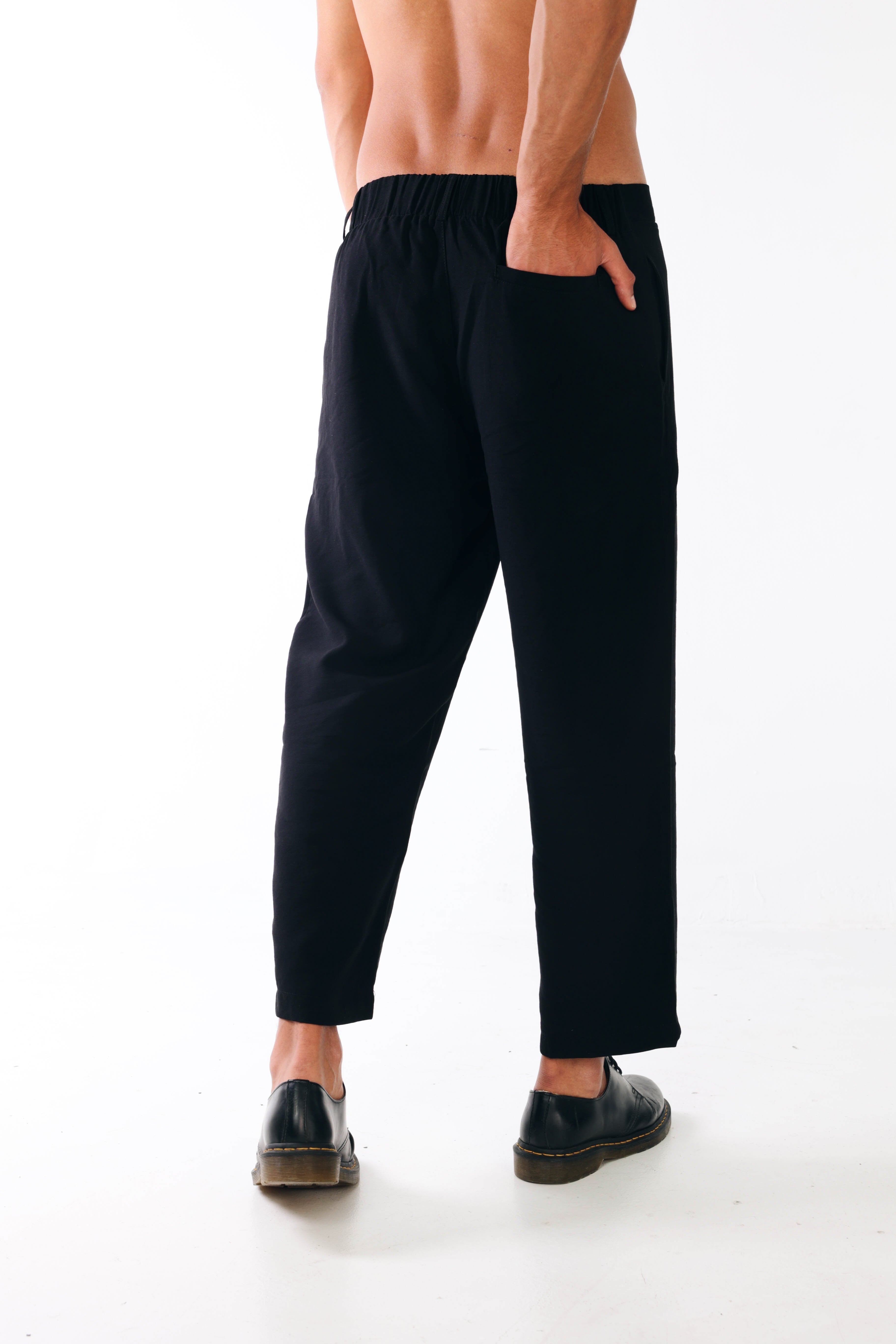 Black Straight fit