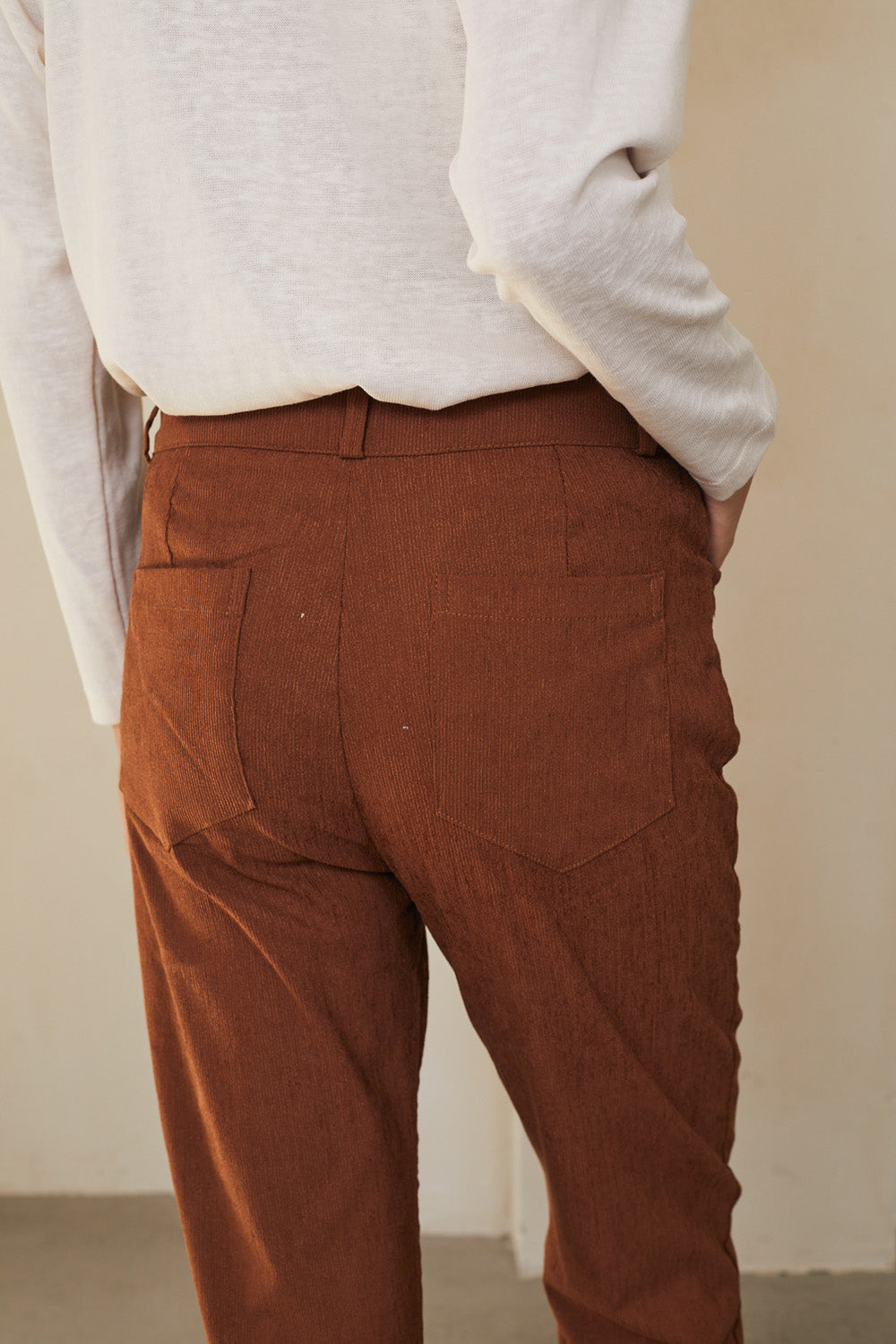 Rita ginger corduroy pants detail