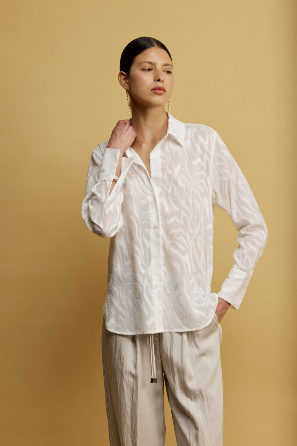 Evanka Shirt White detail